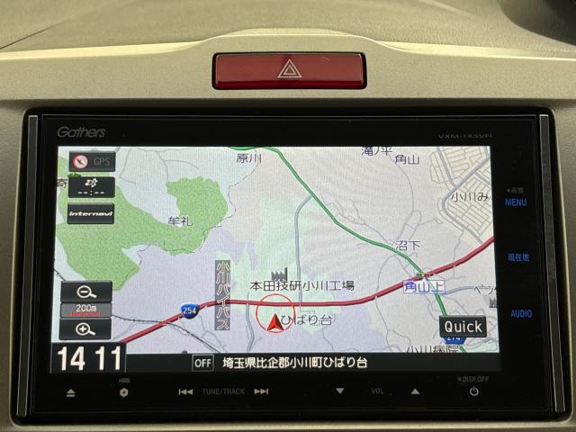 フリード ＧＨ　ＭナビＲカメラＥＴＣ左側電動ドアスマートキー　スマキー　地デジＴＶ　リヤカメラ　ナビＴＶ　横滑り防止機能　イモビライザー　メンテナンスノート　ＡＵＴＯエアコン　キーレス　Ｗエアバッグ　ＤＶＤ　ＳＲＳ（2枚目）