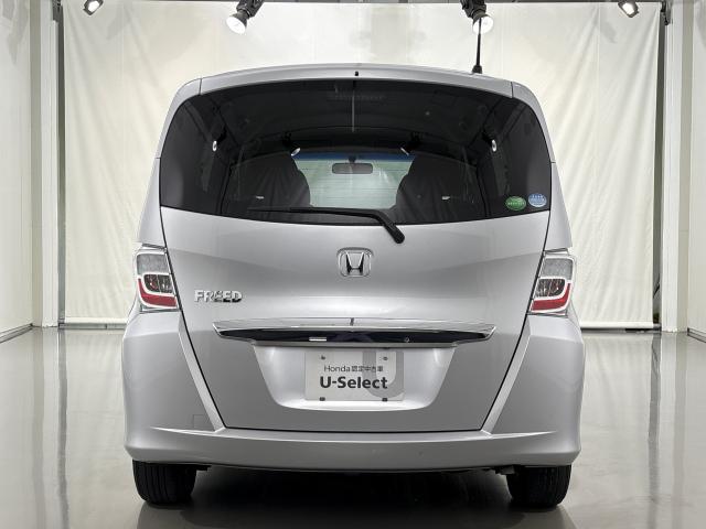 フリード ＧＨ　ＭナビＲカメラＥＴＣ左側電動ドアスマートキー　スマキー　地デジＴＶ　リヤカメラ　ナビＴＶ　横滑り防止機能　イモビライザー　メンテナンスノート　ＡＵＴＯエアコン　キーレス　Ｗエアバッグ　ＤＶＤ　ＳＲＳ（11枚目）