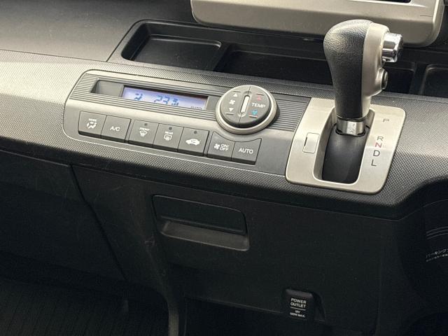 フリード ＧＨ　ＭナビＲカメラＥＴＣ左側電動ドアスマートキー　スマキー　地デジＴＶ　リヤカメラ　ナビＴＶ　横滑り防止機能　イモビライザー　メンテナンスノート　ＡＵＴＯエアコン　キーレス　Ｗエアバッグ　ＤＶＤ　ＳＲＳ（19枚目）