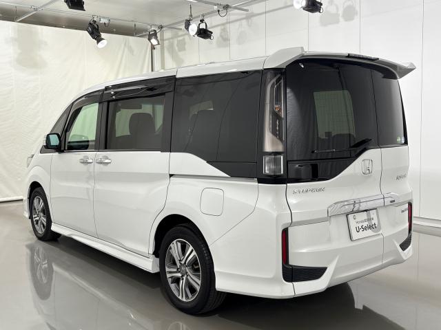 ステップワゴンスパーダ ｅ：ＨＥＶスパーダＧ・ＥＸホンダセンシング　いまコレ＋新品マット付ＭナビＲカメラ両側電動ドア　エアバック　地デジ　クルコン　サイドエアバッグ　シ－トヒ－タ－　衝突軽減システム　スマキー　ＬＥＤランプ　ＵＳＢ接続　ＡＢＳ　キーレス　ＥＴＣ　イモビ（13枚目）