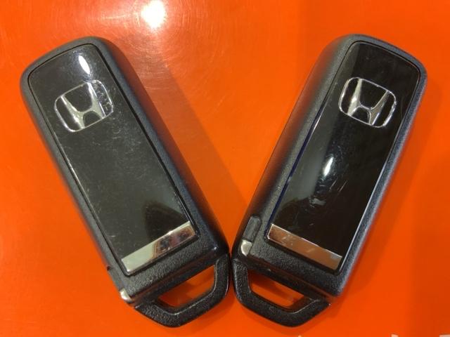 Ｎ－ＯＮＥ プレミアムツアラー・ローダウン　ＭナビＲカメラＥＴＣスマートキーＨＩＤライト　スマ－トキ－　ナビＴＶ　地デジＴＶ　横滑り防止機能　ターボモデル　ＡＡＣ　ＤＶＤ　ＡＢＳ　整備記録簿　オートクルーズコントロール　ＷＳＲＳ　エアバッグ（5枚目）