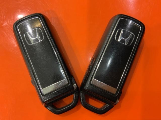 Ｎ－ＯＮＥ オリジナル　ＨｏｎｄａＳＥＮＳＩＮＧＭナビＲカメラＥＴＣ　パーキングセンサー　シ－トヒ－タ－　ＬＥＤヘッドライト　横滑り防止　サイドエアバッグ　エアコン　パワーステアリング　ＡＢＳ　ＵＳＢ　クルーズコントロール（6枚目）