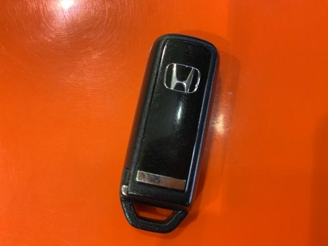 便利なスマートキー。ボタン一つで開錠できます