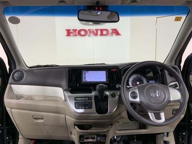 操作性も考慮したスッキリとしたインパネ周り。