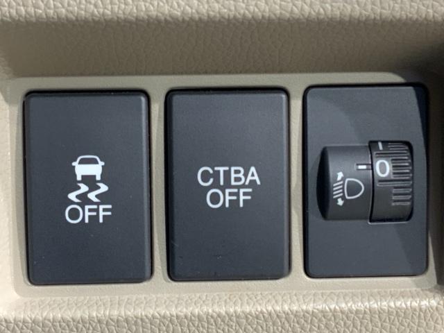 VSAが、走行中の車のタイヤのスリップを感知して、安全な走行を確保します。