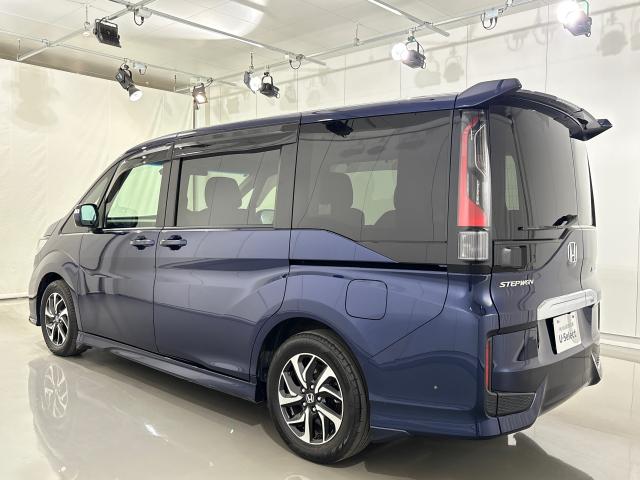 ステップワゴンスパーダ スパーダホンダセンシング　ＭナビＲカメラＥＴＣ前後ドラレコ両側電動ドア　盗難防止　助手席エアバッグ　Ｗパワスラ　記録簿有　地デジ　ＬＥＤライト　横滑り防止システム　オートエアコン　リアカメラ　ドライブレコーダー装着車　ＵＳＢ（12枚目）
