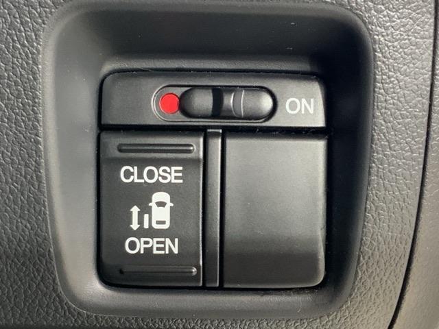 Ｎ－ＢＯＸ Ｇ・Ｌパッケージ　社外ナビＲカメラスマートキーＥＴＣ左側電動ドア　両側スライド　ナビＴＶ　地デジＴＶ　アイスト　Ｓキー　Ｗエアバック　パワーウインド　セキュリティアラーム　４ＷＤ　ＡＡＣ　ＤＶＤ再生可　ＡＢＳ　ＰＳ（5枚目）