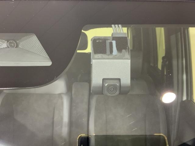 N-BOXカスタム ターボ HondaSENSINGMナビRカメラETCドラレコ イモビライザー 衝突被害軽減 キーフリー Pセンサー ESC パワステ DVD再生 両席エアバック サイドエアバッグ ターボ車 USB接続 Bカメ(3枚目)