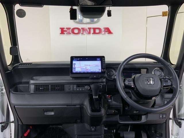 N-BOXカスタム ターボ HondaSENSINGMナビRカメラETCドラレコ イモビライザー 衝突被害軽減 キーフリー Pセンサー ESC パワステ DVD再生 両席エアバック サイドエアバッグ ターボ車 USB接続 Bカメ(18枚目)