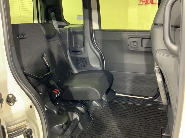 N-BOXカスタム ターボ HondaSENSINGMナビRカメラETCドラレコ イモビライザー 衝突被害軽減 キーフリー Pセンサー ESC パワステ DVD再生 両席エアバック サイドエアバッグ ターボ車 USB接続 Bカメ(24枚目)