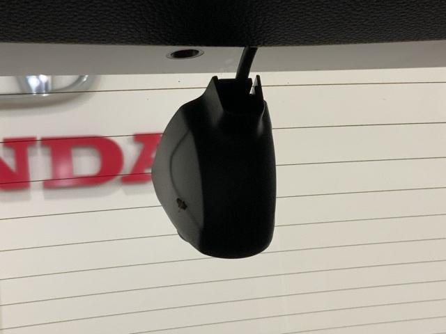 ヴェゼル ｅ：ＨＥＶＺ　ＨｏｎｄａＳＥＮＳＩＮＧコネクトナビＲカメラＥＴＣ　盗難防止装置　ドラレコ付き　記録簿　フルセグテレビ　スマ－トキ－　ＥＴＣ車載器　アクティブクルーズ　Ｐセンサー　サイドエアバッグ　ナビＴＶ　４ＷＤ車（5枚目）