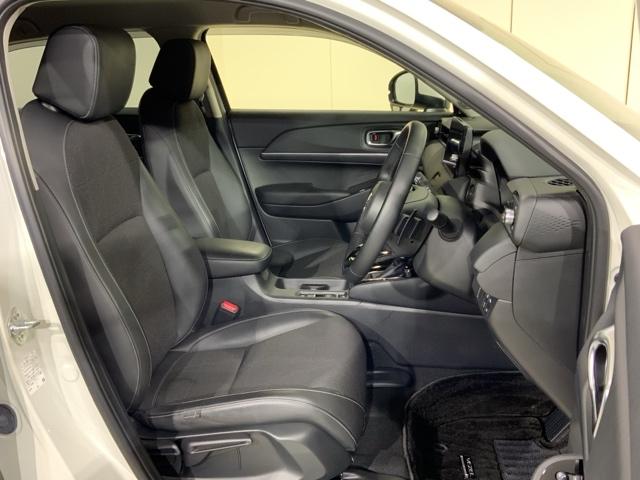 ヴェゼル ｅ：ＨＥＶＺ　ＨｏｎｄａＳＥＮＳＩＮＧコネクトナビＲカメラＥＴＣ　盗難防止装置　ドラレコ付き　記録簿　フルセグテレビ　スマ－トキ－　ＥＴＣ車載器　アクティブクルーズ　Ｐセンサー　サイドエアバッグ　ナビＴＶ　４ＷＤ車（27枚目）