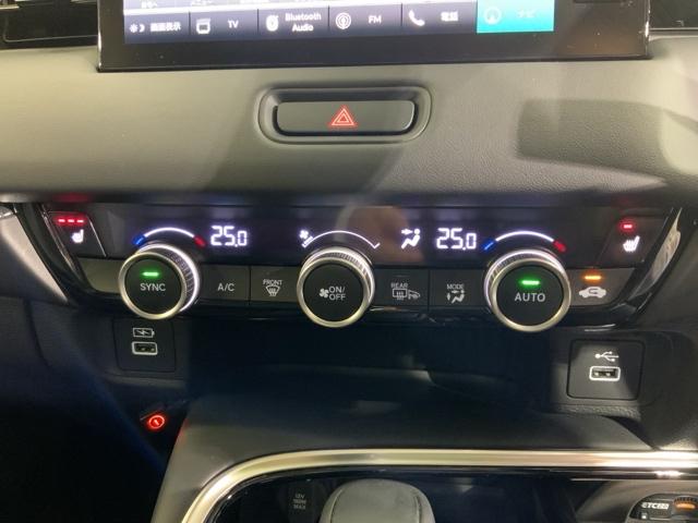 ヴェゼル ｅ：ＨＥＶＺ　ＨｏｎｄａＳＥＮＳＩＮＧコネクトナビＲカメラＥＴＣ　盗難防止装置　ドラレコ付き　記録簿　フルセグテレビ　スマ－トキ－　ＥＴＣ車載器　アクティブクルーズ　Ｐセンサー　サイドエアバッグ　ナビＴＶ　４ＷＤ車（34枚目）