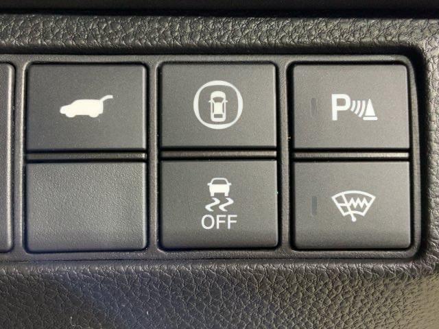 ヴェゼル ｅ：ＨＥＶＺ　ＨｏｎｄａＳＥＮＳＩＮＧコネクトナビＲカメラＥＴＣ　盗難防止装置　ドラレコ付き　記録簿　フルセグテレビ　スマ－トキ－　ＥＴＣ車載器　アクティブクルーズ　Ｐセンサー　サイドエアバッグ　ナビＴＶ　４ＷＤ車（37枚目）