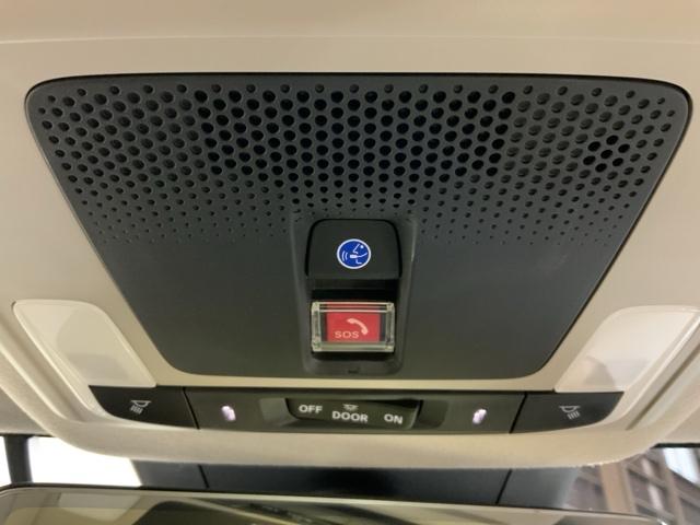 ヴェゼル ｅ：ＨＥＶＺ　ＨｏｎｄａＳＥＮＳＩＮＧコネクトナビＲカメラＥＴＣ　盗難防止装置　ドラレコ付き　記録簿　フルセグテレビ　スマ－トキ－　ＥＴＣ車載器　アクティブクルーズ　Ｐセンサー　サイドエアバッグ　ナビＴＶ　４ＷＤ車（40枚目）