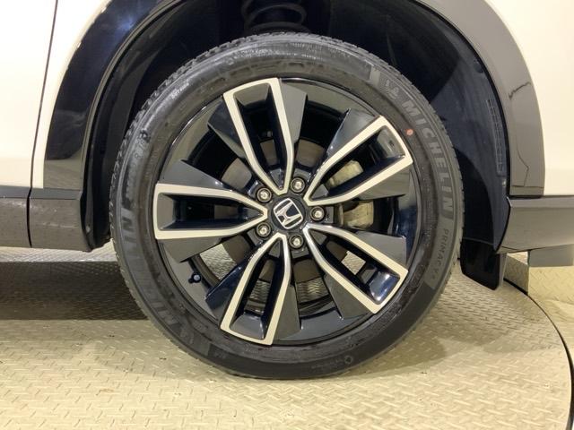 ヴェゼル ｅ：ＨＥＶＺ　ＨｏｎｄａＳＥＮＳＩＮＧコネクトナビＲカメラＥＴＣ　盗難防止装置　ドラレコ付き　記録簿　フルセグテレビ　スマ－トキ－　ＥＴＣ車載器　アクティブクルーズ　Ｐセンサー　サイドエアバッグ　ナビＴＶ　４ＷＤ車（47枚目）