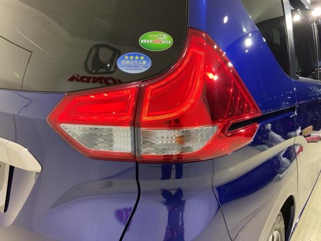 フリード＋ハイブリッド ハイブリッドＥＸ　いまコレ＋新品マット付ＨｏｎｄａＳＥＮＳＩＮＧＭナビ　盗難防止システム　衝突軽減システム　オートクルーズコントロール　地デジフルセグ　キーレス　ＵＳＢ接続　スマートキ　バックカメラ　シートＨ　ＡＢＳ（23枚目）