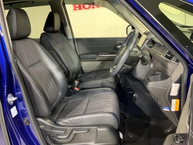 フリード＋ハイブリッド ハイブリッドＥＸ　いまコレ＋新品マット付ＨｏｎｄａＳＥＮＳＩＮＧＭナビ　盗難防止システム　衝突軽減システム　オートクルーズコントロール　地デジフルセグ　キーレス　ＵＳＢ接続　スマートキ　バックカメラ　シートＨ　ＡＢＳ（28枚目）