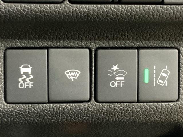 フリード＋ハイブリッド ハイブリッドＥＸ　いまコレ＋新品マット付ＨｏｎｄａＳＥＮＳＩＮＧＭナビ　盗難防止システム　衝突軽減システム　オートクルーズコントロール　地デジフルセグ　キーレス　ＵＳＢ接続　スマートキ　バックカメラ　シートＨ　ＡＢＳ（38枚目）