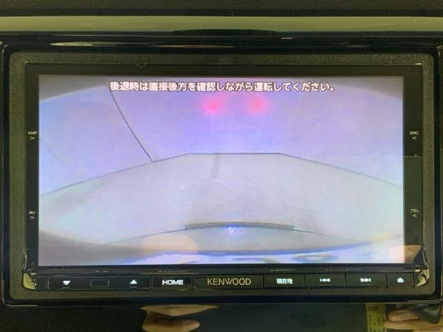 リアカメラ付で、後方をナビ画面で確認。車庫入れも安心です。もちろん、バックギアと連動しています。