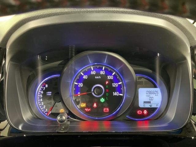 視認性の高いメーター回り。いろいろな情報も表示されます。