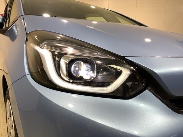 フィット ホーム　いまコレ＋新品マット付ＨｏｎｄａＳＥＮＳＩＮＧＲカメラ　衝突軽減ブレーキ　リアカメ　ＬＥＤライト　クリアランスソナー　記録簿付　エアバッグ　ｉストップ　スマ－トキ－　盗難防止装置　Ｗエアバック　ＶＳＡ（7枚目）