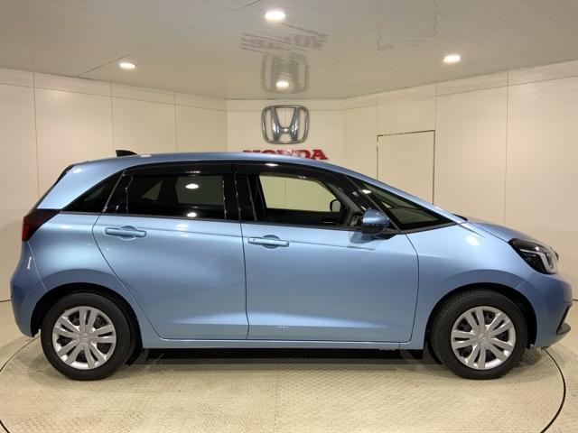 フィット ホーム　いまコレ＋新品マット付ＨｏｎｄａＳＥＮＳＩＮＧＲカメラ　衝突軽減ブレーキ　リアカメ　ＬＥＤライト　クリアランスソナー　記録簿付　エアバッグ　ｉストップ　スマ－トキ－　盗難防止装置　Ｗエアバック　ＶＳＡ（16枚目）