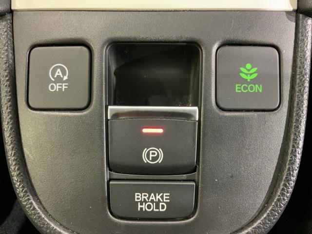 フィット ホーム　いまコレ＋新品マット付ＨｏｎｄａＳＥＮＳＩＮＧＲカメラ　衝突軽減ブレーキ　リアカメ　ＬＥＤライト　クリアランスソナー　記録簿付　エアバッグ　ｉストップ　スマ－トキ－　盗難防止装置　Ｗエアバック　ＶＳＡ（34枚目）