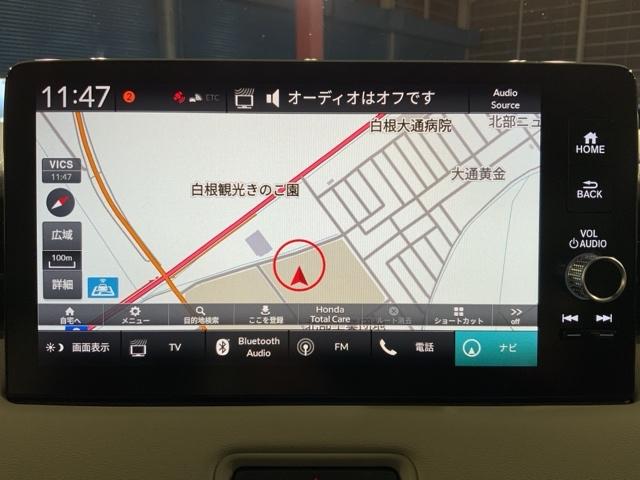 ヴェゼル ｅ：ＨＥＶＰＬａＹ　当社デモカーアップＨｏｎｄａＳＥＮＳＩＮＧＭナビ　衝突被害軽減ブレーキ　カーテンエアバッグ　盗難防止装置　アイドルストップ　Ｐセンサー　ＡＢＳ　ＥＳＣ　フルオートエアコン　リアカメラ　シートヒータ（2枚目）