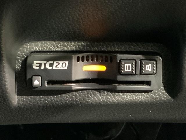 ヴェゼル ｅ：ＨＥＶＰＬａＹ　当社デモカーアップＨｏｎｄａＳＥＮＳＩＮＧＭナビ　衝突被害軽減ブレーキ　カーテンエアバッグ　盗難防止装置　アイドルストップ　Ｐセンサー　ＡＢＳ　ＥＳＣ　フルオートエアコン　リアカメラ　シートヒータ（6枚目）