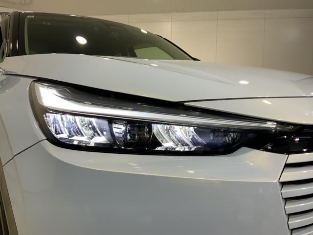 ヴェゼル ｅ：ＨＥＶＰＬａＹ　当社デモカーアップＨｏｎｄａＳＥＮＳＩＮＧＭナビ　衝突被害軽減ブレーキ　カーテンエアバッグ　盗難防止装置　アイドルストップ　Ｐセンサー　ＡＢＳ　ＥＳＣ　フルオートエアコン　リアカメラ　シートヒータ（7枚目）