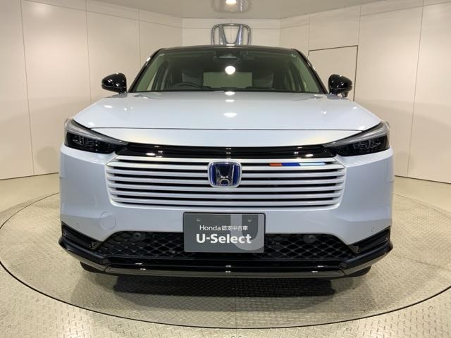 ヴェゼル ｅ：ＨＥＶＰＬａＹ　当社デモカーアップＨｏｎｄａＳＥＮＳＩＮＧＭナビ　衝突被害軽減ブレーキ　カーテンエアバッグ　盗難防止装置　アイドルストップ　Ｐセンサー　ＡＢＳ　ＥＳＣ　フルオートエアコン　リアカメラ　シートヒータ（17枚目）