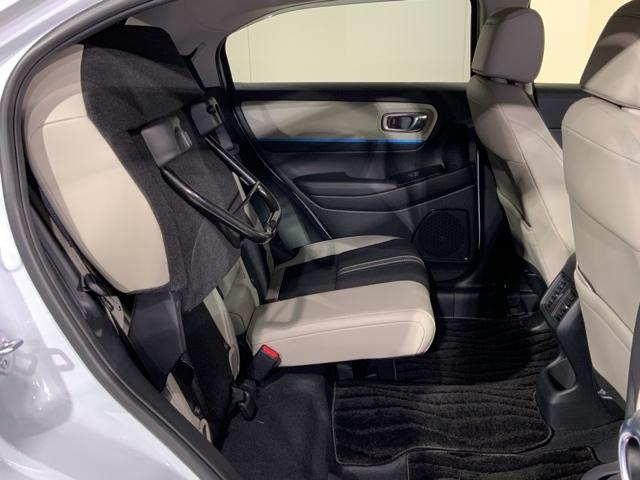 ヴェゼル ｅ：ＨＥＶＰＬａＹ　当社デモカーアップＨｏｎｄａＳＥＮＳＩＮＧＭナビ　衝突被害軽減ブレーキ　カーテンエアバッグ　盗難防止装置　アイドルストップ　Ｐセンサー　ＡＢＳ　ＥＳＣ　フルオートエアコン　リアカメラ　シートヒータ（26枚目）