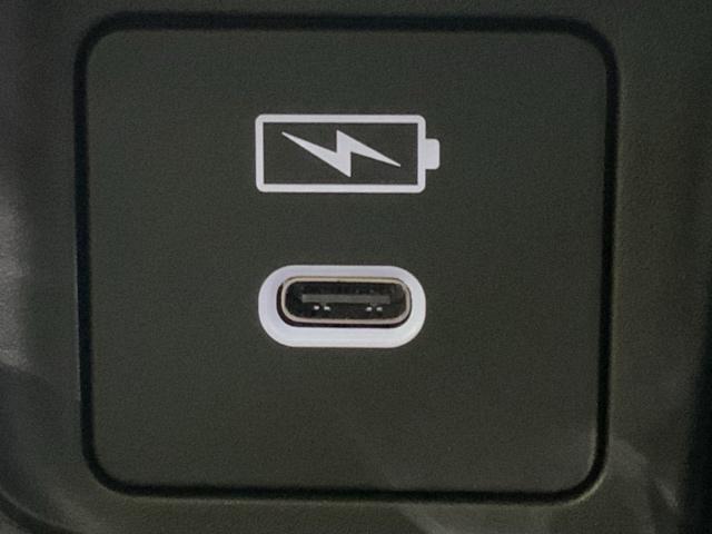 ヴェゼル ｅ：ＨＥＶＰＬａＹ　当社デモカーアップＨｏｎｄａＳＥＮＳＩＮＧＭナビ　衝突被害軽減ブレーキ　カーテンエアバッグ　盗難防止装置　アイドルストップ　Ｐセンサー　ＡＢＳ　ＥＳＣ　フルオートエアコン　リアカメラ　シートヒータ（34枚目）