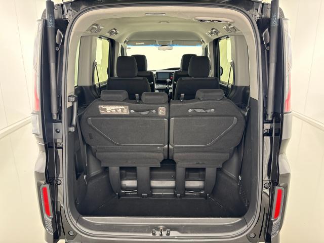 ステップワゴンスパーダ スパーダアドバンスパッケージβ　いまコレ＋新品マット付ＨｏｎｄａＳＥＮＳＩＮＧＭナビ　ＵＳＢ　Ｗエアコン　ＤＶＤ　ＡＡＣ　衝突軽減装置　セキュリティアラーム　クルコン　地デジＴＶ　ナビＴＶ　アイスト　ＬＥＤライト　キーレスキー　ＰＳ（16枚目）