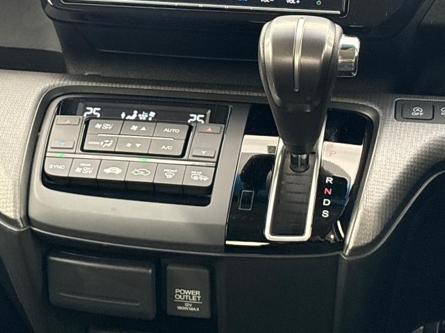 ステップワゴンスパーダ スパーダアドバンスパッケージβ　いまコレ＋新品マット付ＨｏｎｄａＳＥＮＳＩＮＧＭナビ　ＵＳＢ　Ｗエアコン　ＤＶＤ　ＡＡＣ　衝突軽減装置　セキュリティアラーム　クルコン　地デジＴＶ　ナビＴＶ　アイスト　ＬＥＤライト　キーレスキー　ＰＳ（20枚目）