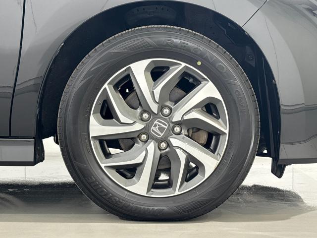 ステップワゴンスパーダ スパーダアドバンスパッケージβ　いまコレ＋新品マット付ＨｏｎｄａＳＥＮＳＩＮＧＭナビ　ＵＳＢ　Ｗエアコン　ＤＶＤ　ＡＡＣ　衝突軽減装置　セキュリティアラーム　クルコン　地デジＴＶ　ナビＴＶ　アイスト　ＬＥＤライト　キーレスキー　ＰＳ（22枚目）