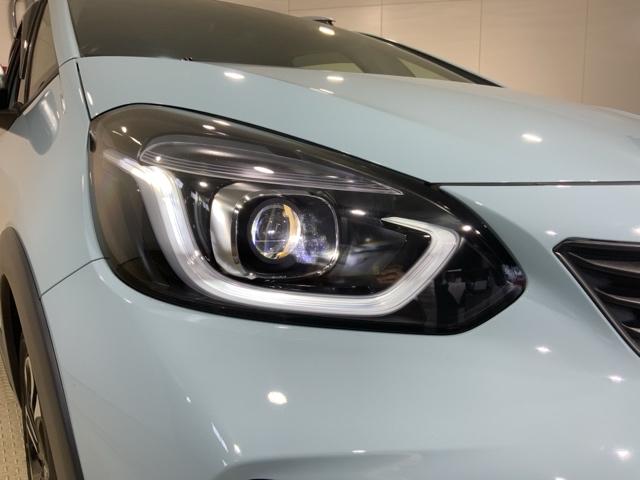 フィット ｅ：ＨＥＶクロスター　ＨｏｎｄａＳＥＮＳＩＮＧコネクトナビＲカメラＬＥＤ　衝突回避システム　フルオートエアコン　前後センサー　ＬＥＤランプ　エアバッグ　サイドエアバック　地デジ　オートクルーズコントロール　ＶＳＡ　ＥＴＣ（7枚目）