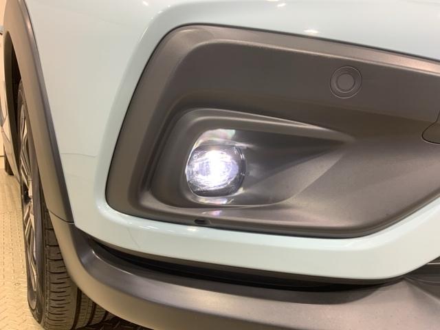 フィット ｅ：ＨＥＶクロスター　ＨｏｎｄａＳＥＮＳＩＮＧコネクトナビＲカメラＬＥＤ　衝突回避システム　フルオートエアコン　前後センサー　ＬＥＤランプ　エアバッグ　サイドエアバック　地デジ　オートクルーズコントロール　ＶＳＡ　ＥＴＣ（19枚目）