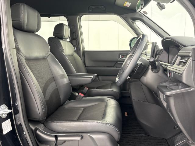 ステップワゴン スパーダ いまコレ+新品マット付HondaSENSINGナビ キーレスエントリー WAC 両側Pスライドドア リアカメラ ターボ車 フルセグテレビ パワーステアリング オートエアコン ウォークスルー Aクルーズ(15枚目)