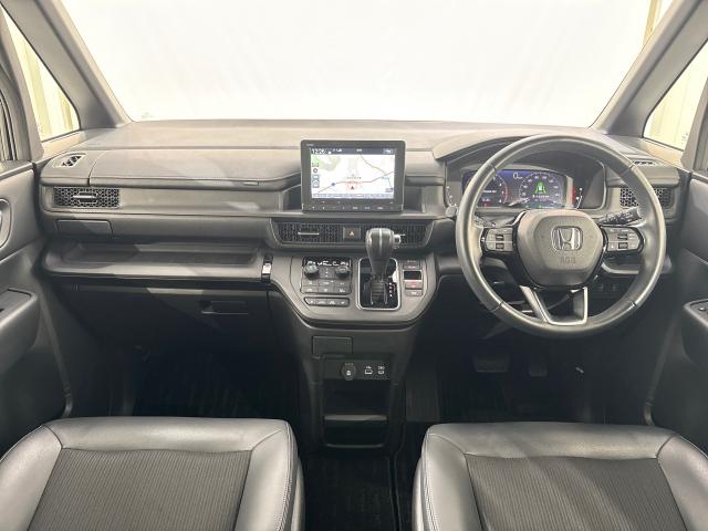 ステップワゴン スパーダ いまコレ+新品マット付HondaSENSINGナビ キーレスエントリー WAC 両側Pスライドドア リアカメラ ターボ車 フルセグテレビ パワーステアリング オートエアコン ウォークスルー Aクルーズ(18枚目)