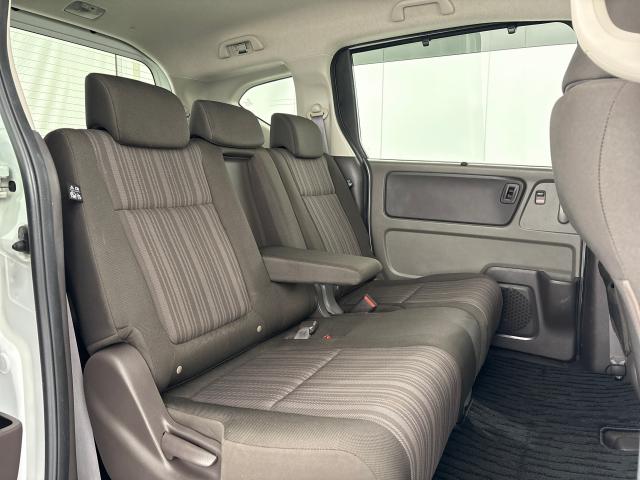 フリードハイブリッド ハイブリッド・Ｇホンダセンシング　いまコレ＋新品マット付ＭナビＲカメラＥＴＣＬＥＤ　軽減ブレーキ　キーフリーシステム　記録簿　ＤＶＤ再生可能　ＥＣＯＮ　後カメラ　Ａクルーズ　地デジフルセグＴＶ　ＬＥＤヘッドランプ　横滑防止　３列シート（15枚目）