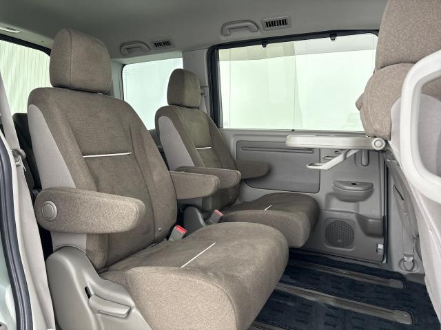 ステップワゴン Ｇ　いまコレ＋新品マット付ＨｏｎｄａＳＥＮＳＩＮＧ４ＷＤ　キーレス　サイドエアバック　スマートキー＆プッシュスタート　フルセグ　クルコン　ＤＶＤ再生　両側パワースライドドア　ターボ　オートエアコン　ＥＴＣ（14枚目）