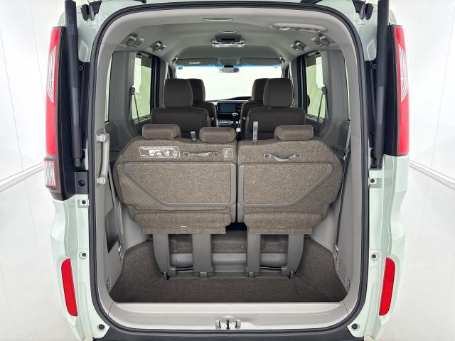 ステップワゴン Ｇ　いまコレ＋新品マット付ＨｏｎｄａＳＥＮＳＩＮＧ４ＷＤ　キーレス　サイドエアバック　スマートキー＆プッシュスタート　フルセグ　クルコン　ＤＶＤ再生　両側パワースライドドア　ターボ　オートエアコン　ＥＴＣ（15枚目）