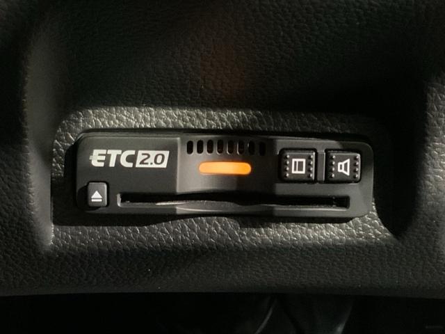 ヴェゼル e:HEVZ HondaSENSINGコネクトナビRカメラドラレコ 衝突回避支援ブレーキ機能 パノラミックビューモニター スマキ Pトランク フルオートエアコン Dレコ エアバッグ 両席エアバック パワーウィンドウ(4枚目)