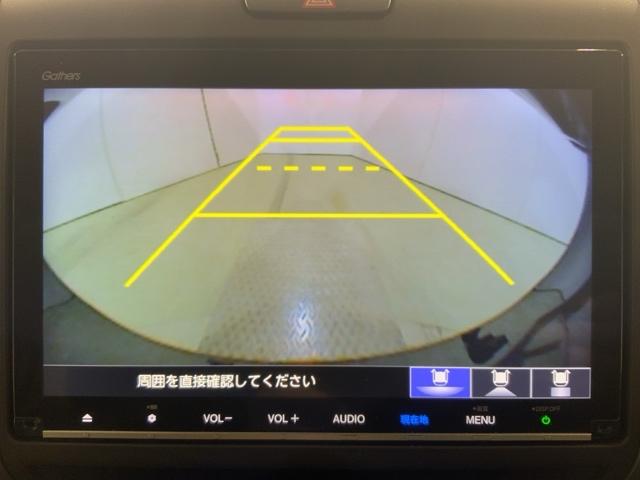 リアカメラ付で、後方をナビ画面で確認。車庫入れも安心です。もちろん、バックギアと連動しています。