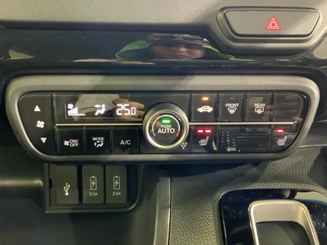 N-BOXカスタム L HondaSENSINGMナビRカメラETC両側電動ドア 両席電動スライドドア Pソナー サイドエアバッグ ナビTV Aストップ シートヒータ 点検記録簿 キーフリーシステム LEDライト リアカメ(35枚目)