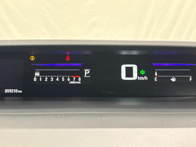 視認性の高いメーター回り。いろいろな情報も表示されます。