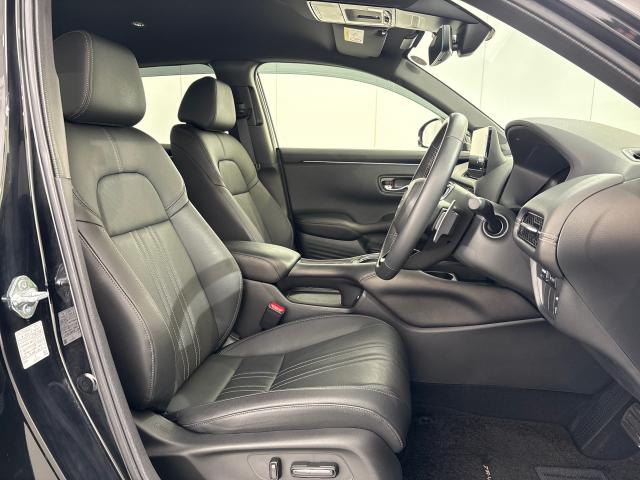 ZR-V e:HEVZ特別仕様車ブラックスタイル 当社デモカーアップHondaSENSINGコネクトナビ アラウンドビューモニター LEDヘッドランプ スマ-トキ- クルコン ETC車載器 電動シート ドライブレコーダー 記録簿 シートヒーター(13枚目)