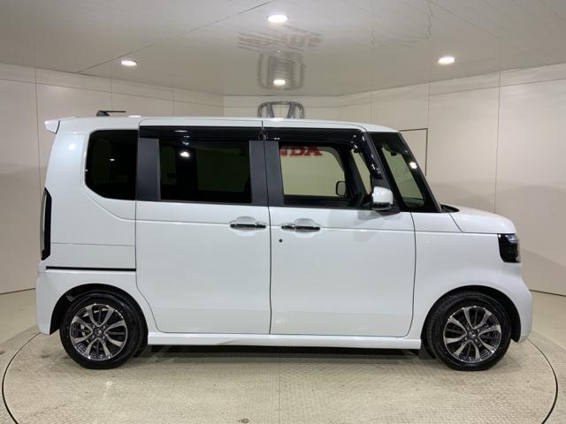 Ｎ－ＢＯＸカスタム ベースグレード　当社レンタカーアップＨｏｎｄａＳＥＮＳＩＮＧドラレコ　Ｗ電動ドア　ＵＳＢ接続　ＣＭＢＳ　Ｄレコ　オートエアコン　スマートキ　ＬＥＤ　盗難防止装置　クルコン　ＥＴＣ　バックカメラ　フルセグＴＶ　ＥＳＣ（17枚目）